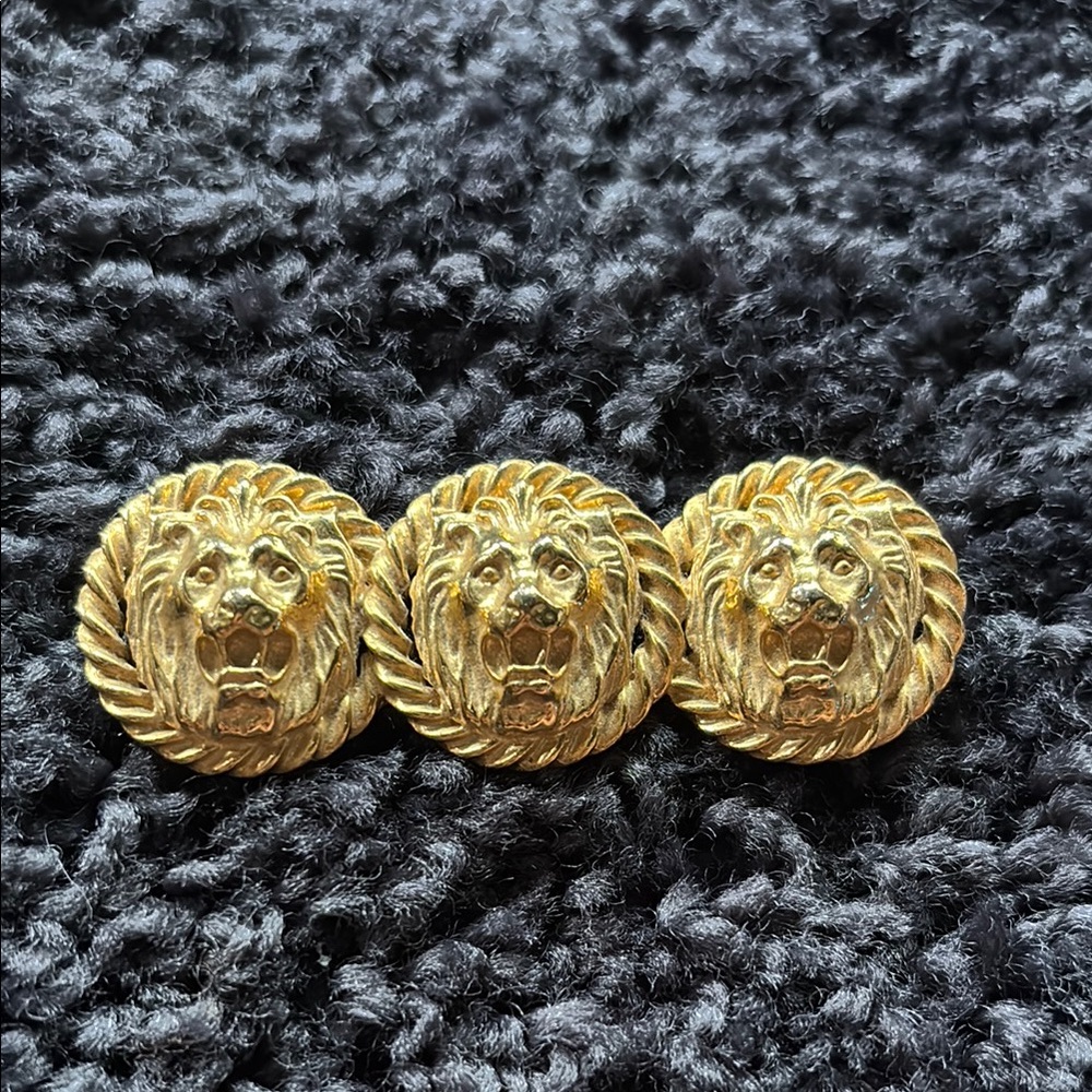 Vintage Gold Lion Head Brooch Set